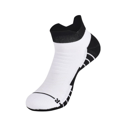 Performance athletic ankle sock in white and black colorway