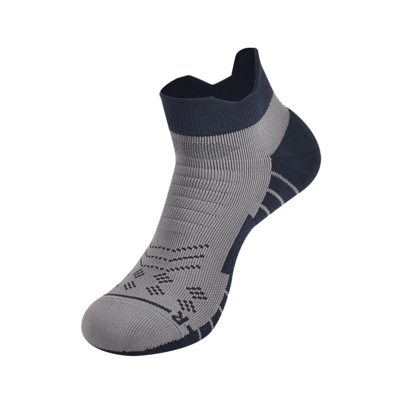 Performance athletic ankle sock in gray and navy colorway